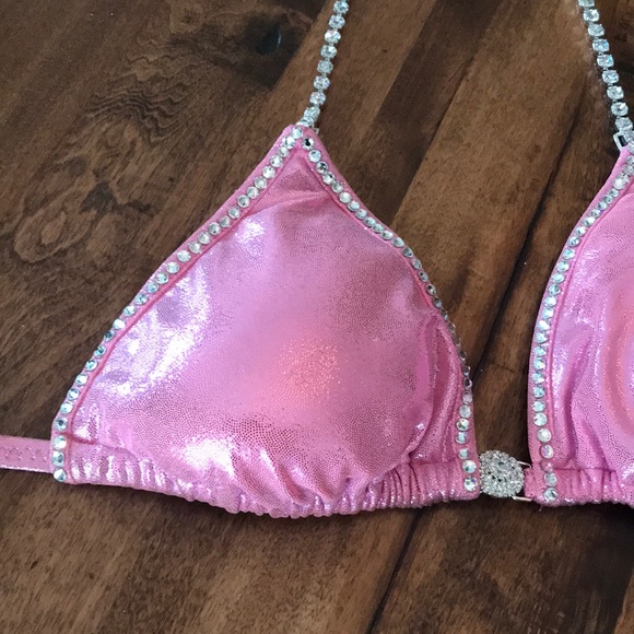 Competition Bikini - Picture 2 of 7